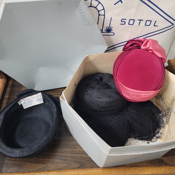 Antique Fascinator - Picture 8 of 8